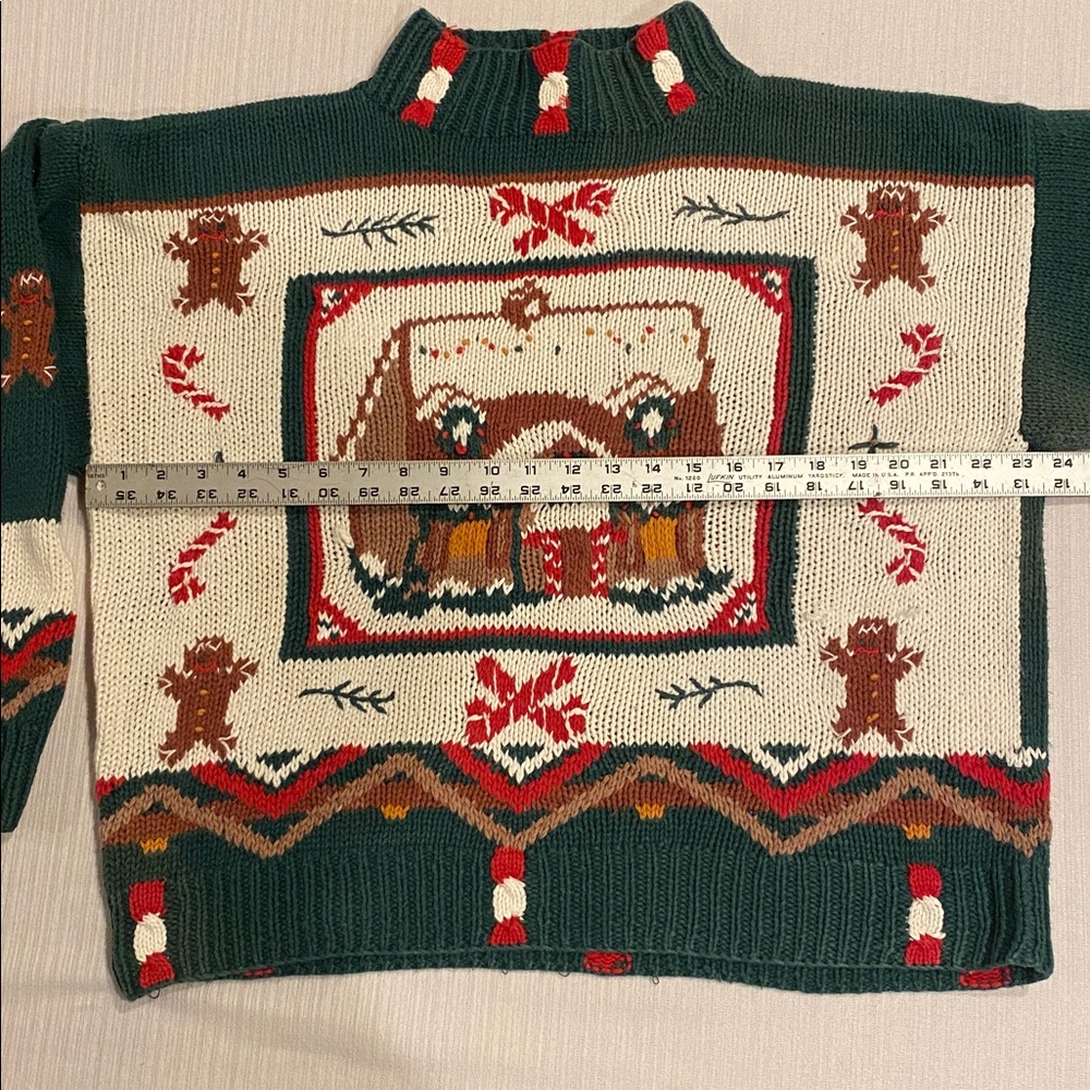 Vintage Woolrich Christmas Gingerbread House Sweater w Green and Red Accents - Picture 7 of 12